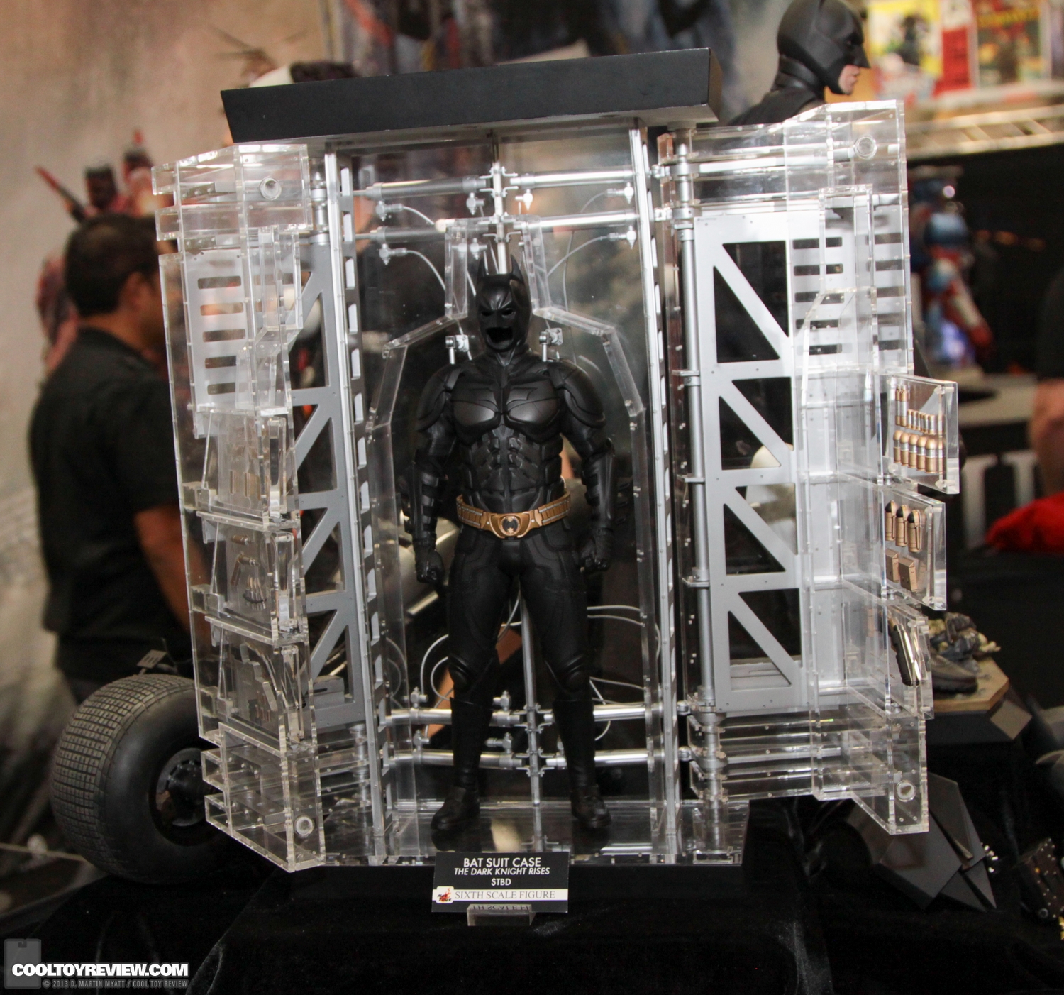 Hot Toys The Dark Knight Rises Bat-Suit Case