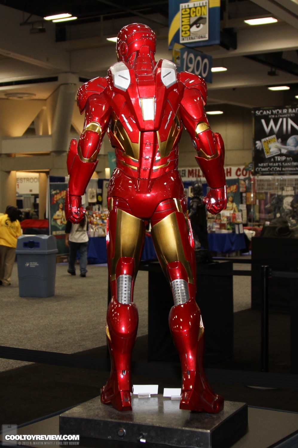 SDCC_2013_Sideshow_Collectibles_Saturday-015.jpg