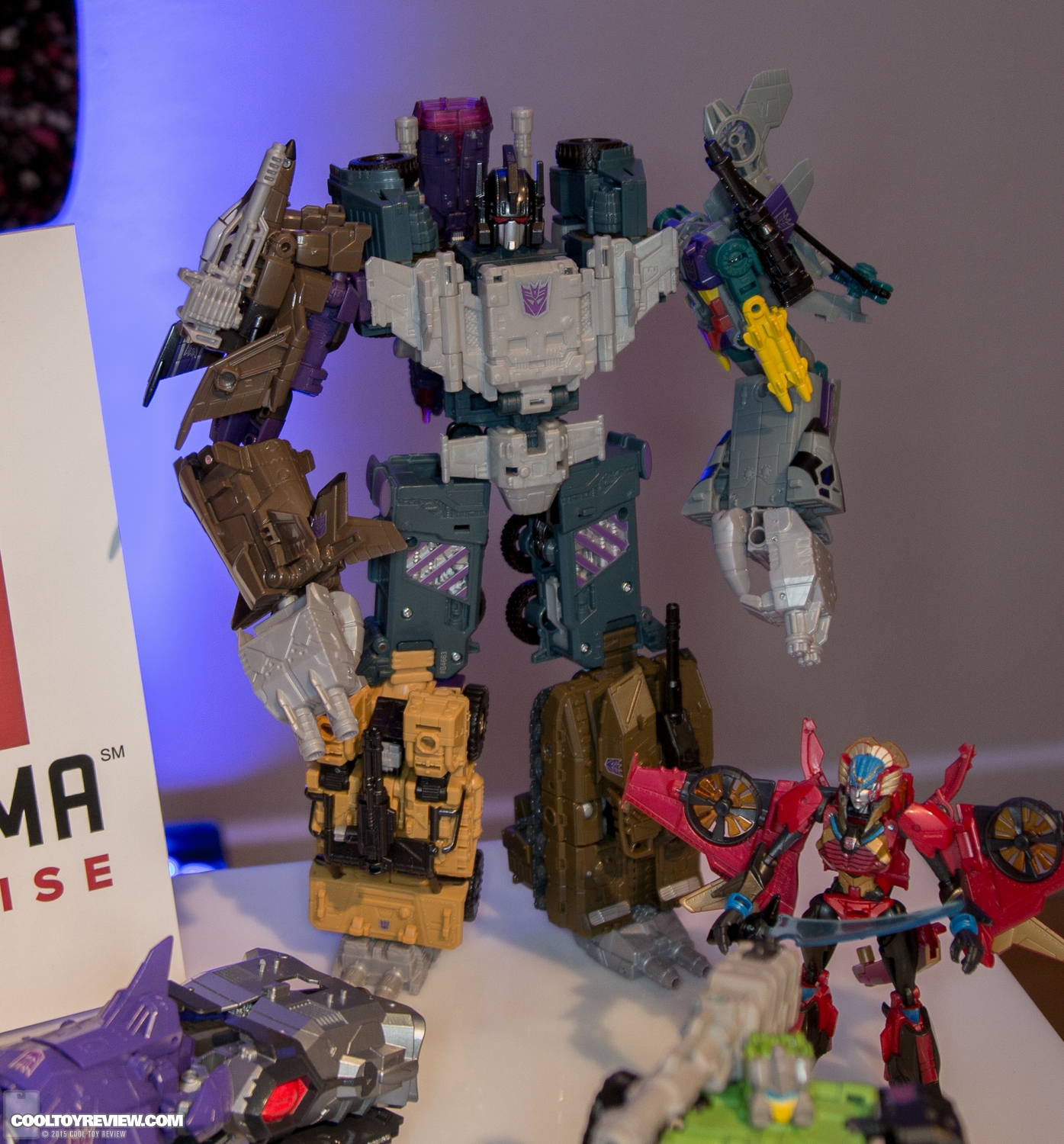 NYCC-2015-Hasbro-Transformers-029.jpg