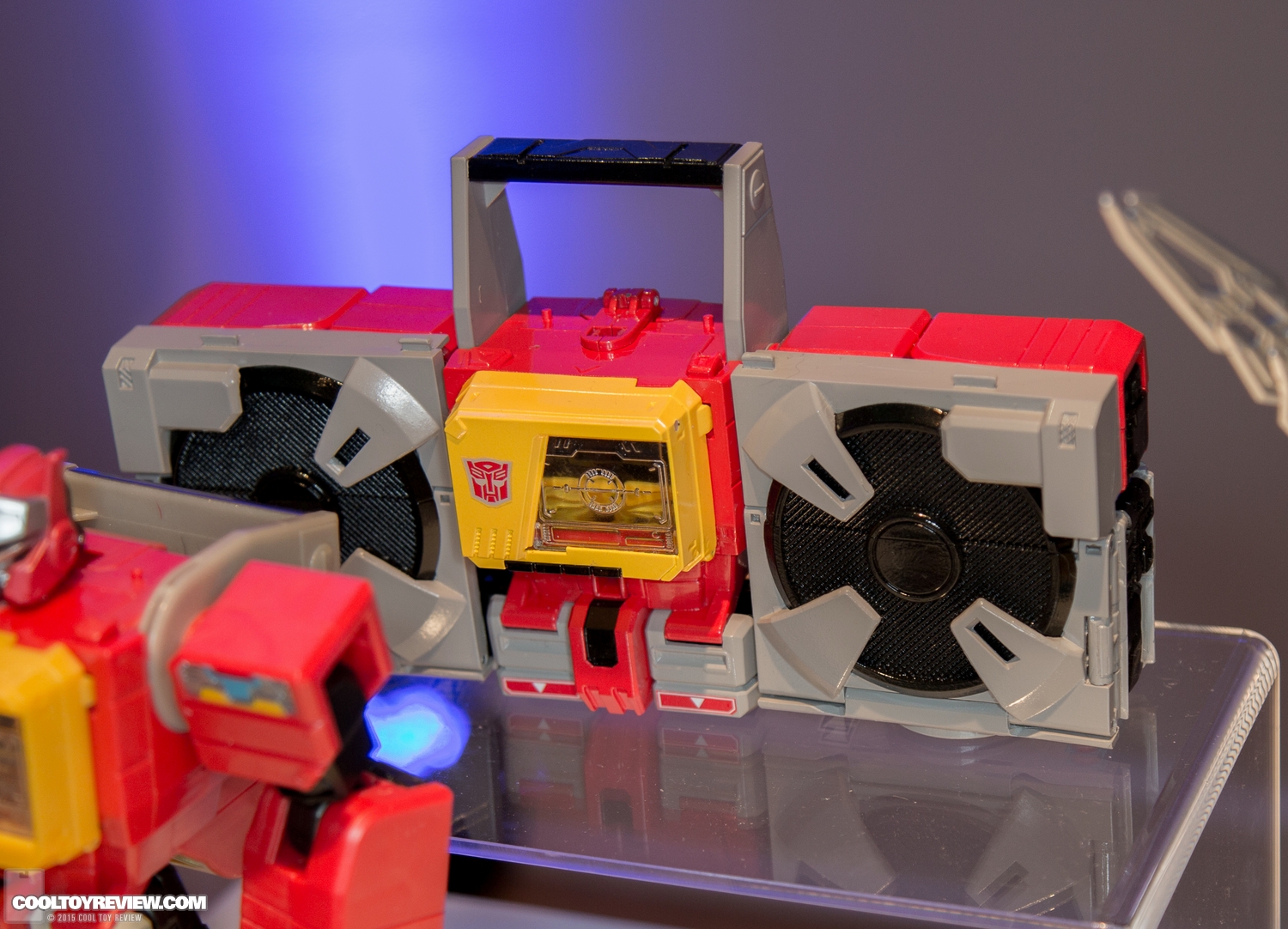 NYCC-2015-Hasbro-Transformers-034.jpg