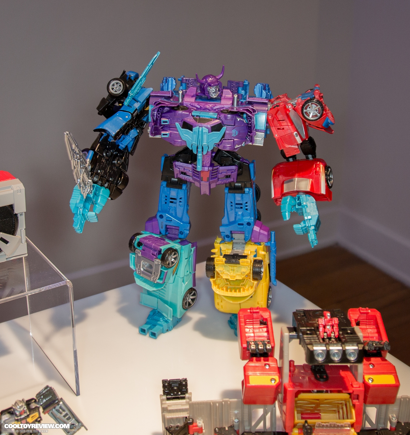 NYCC-2015-Hasbro-Transformers-041.jpg