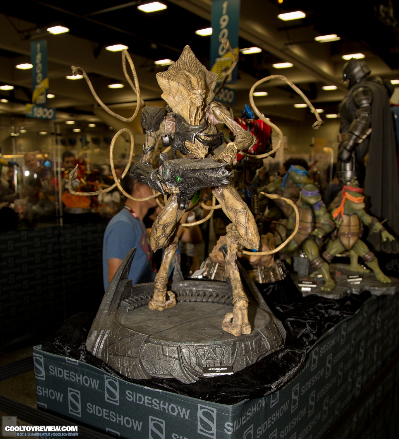 2016-SDCC-Sideshow-Collectibles-014.jpg