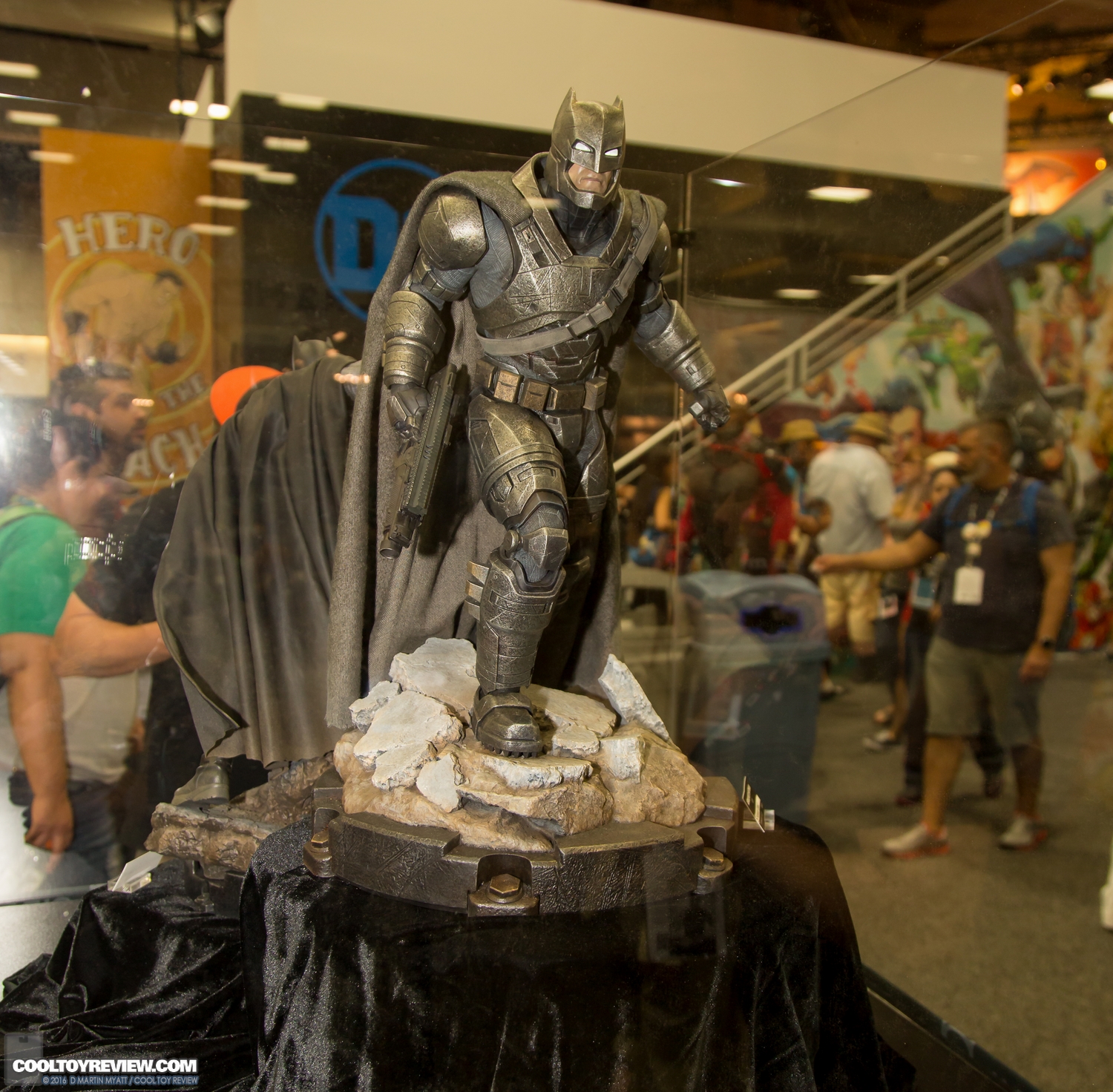 2016-SDCC-Sideshow-Collectibles-068.jpg