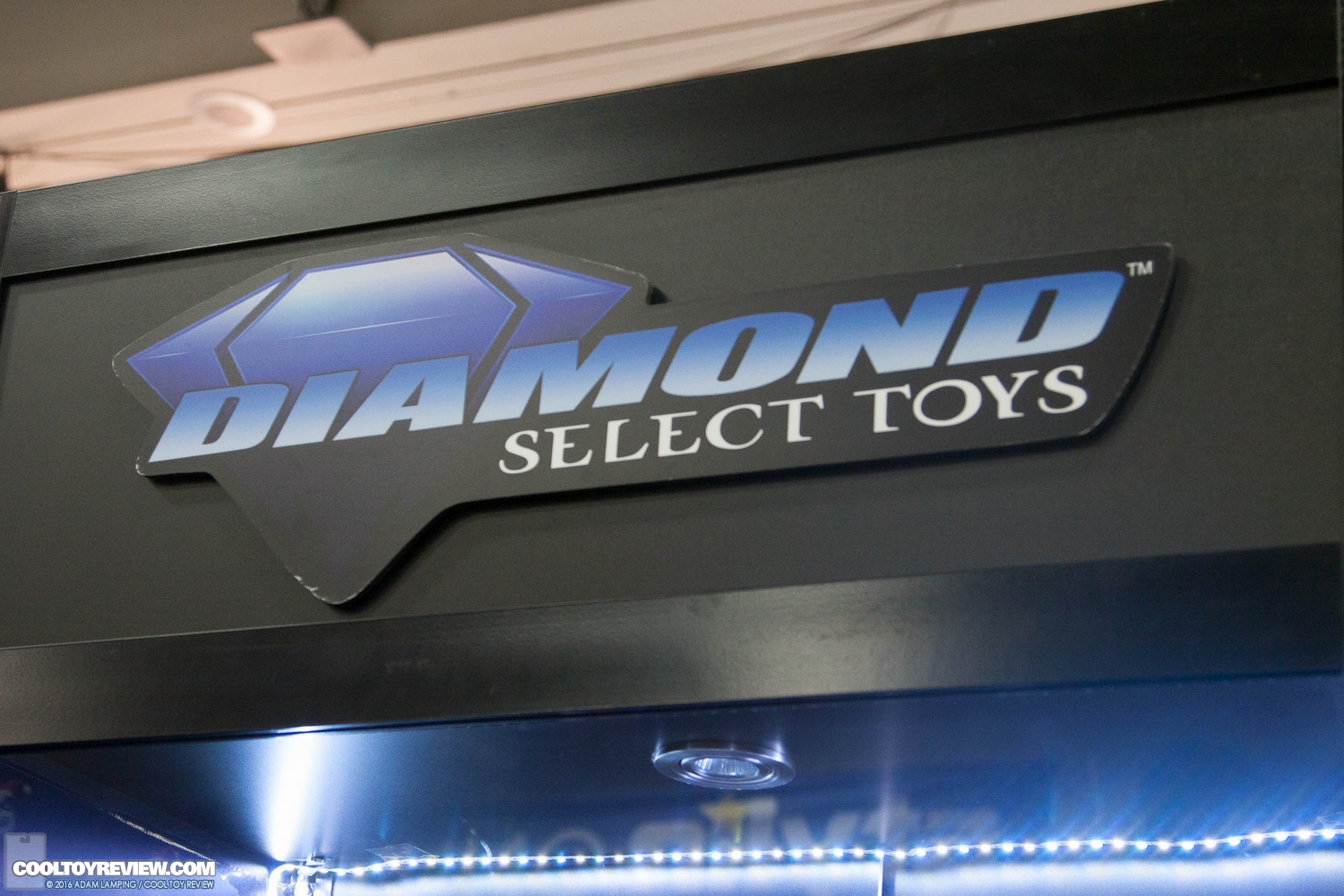 san-diego-comic-con-diamond-select-toys-booth-001.jpg