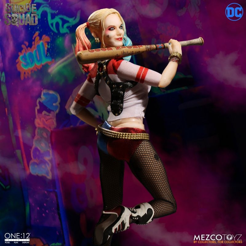 Mezco-Toyz-DC-Comics-Suicid-Squad-Harley-Quinn-One-12-004.Jpg