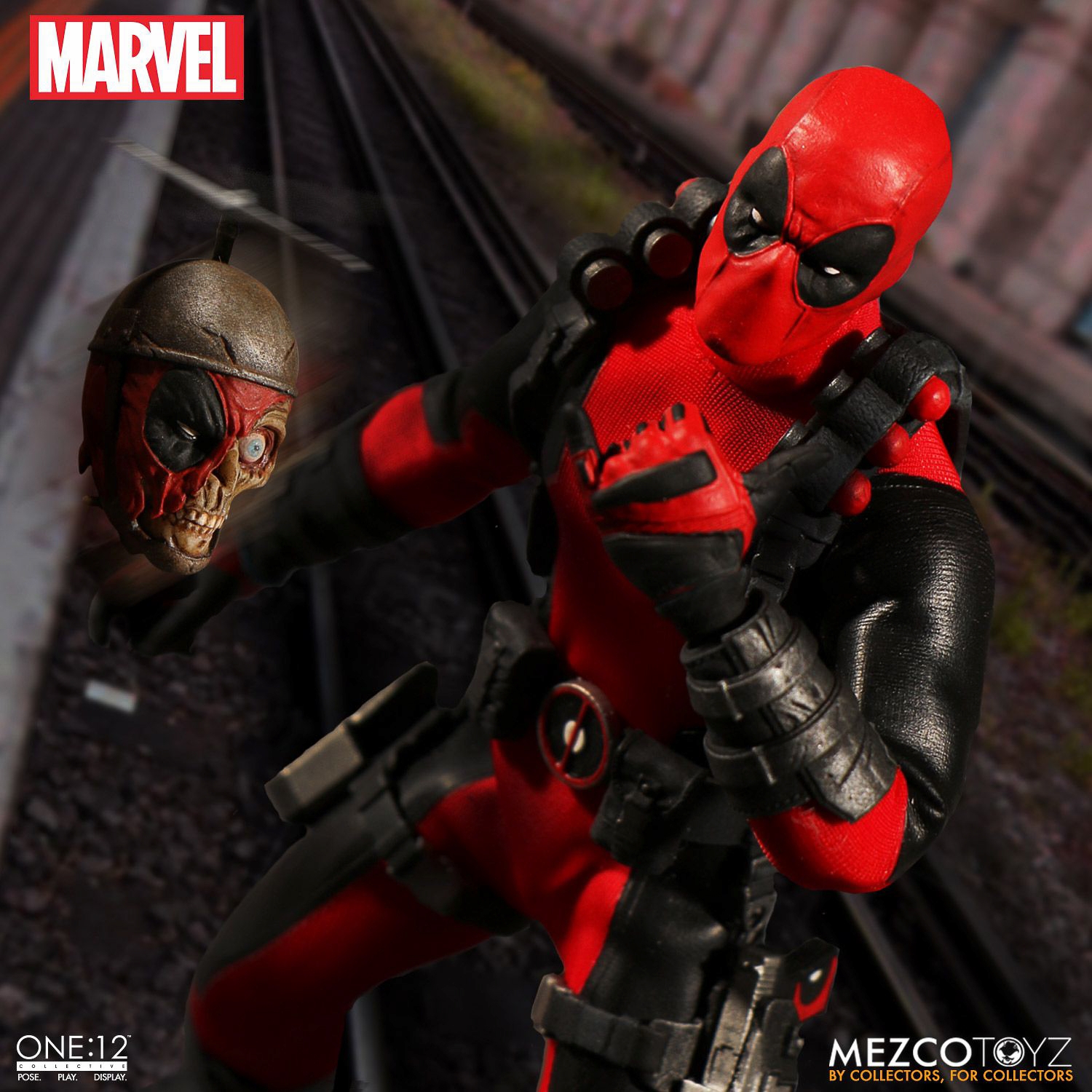 Mezco-Toyz-Marvel-Comics-Deadpool-One-12-005.jpg