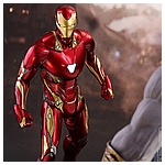 Hot-Toys-MMS473D23-Avengers-Infinity-War-Iron-Man-Collectible-Figure-014.jpg