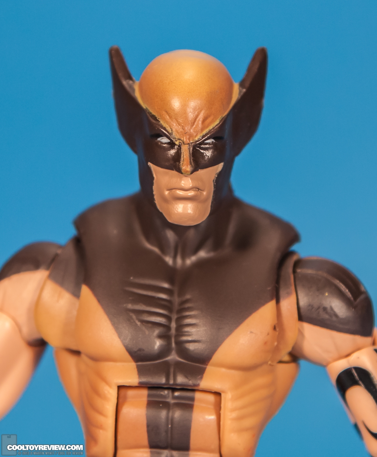 Dark_Wolverine_Masked_Marvel_Legends_Hasbro-05.jpg
