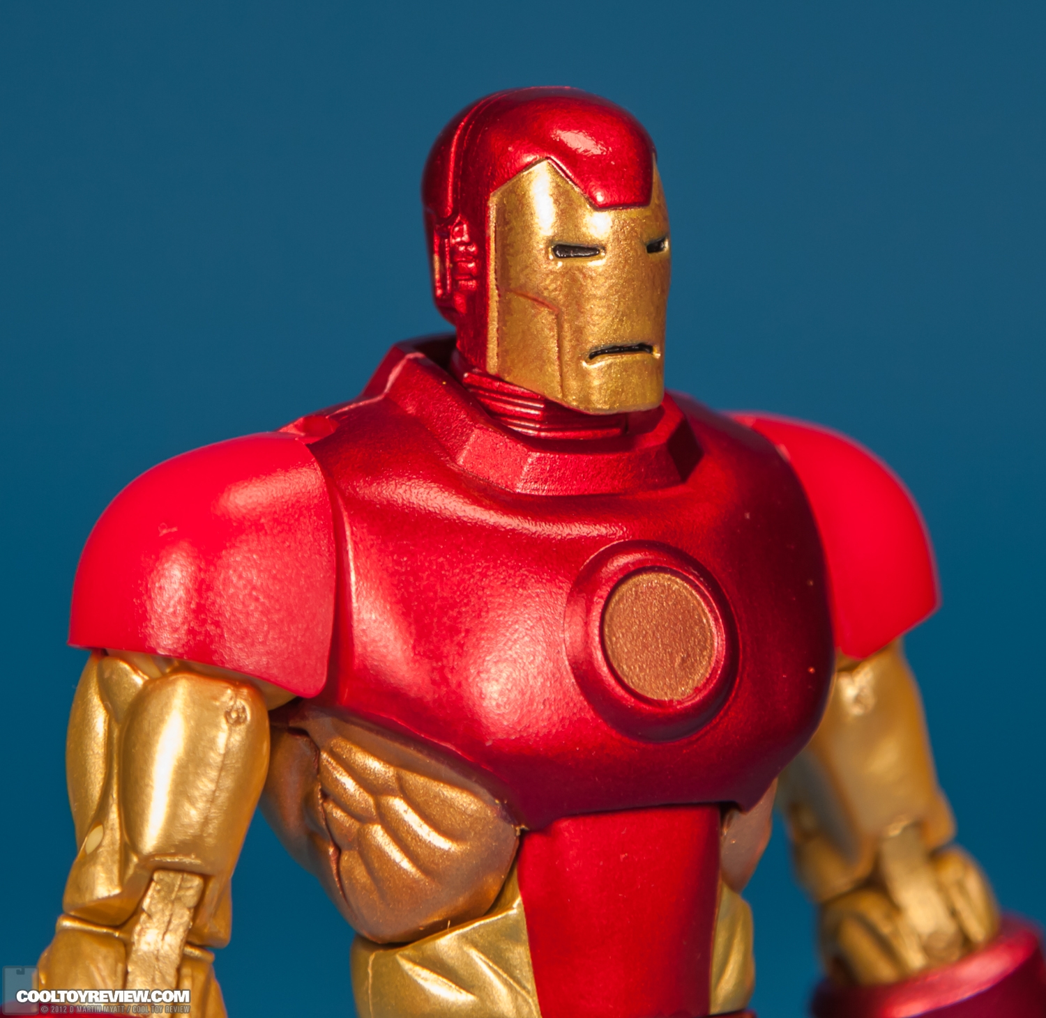 Iron_Man_Neo-Classic_Marvel_Legends_Hasbro-06.jpg