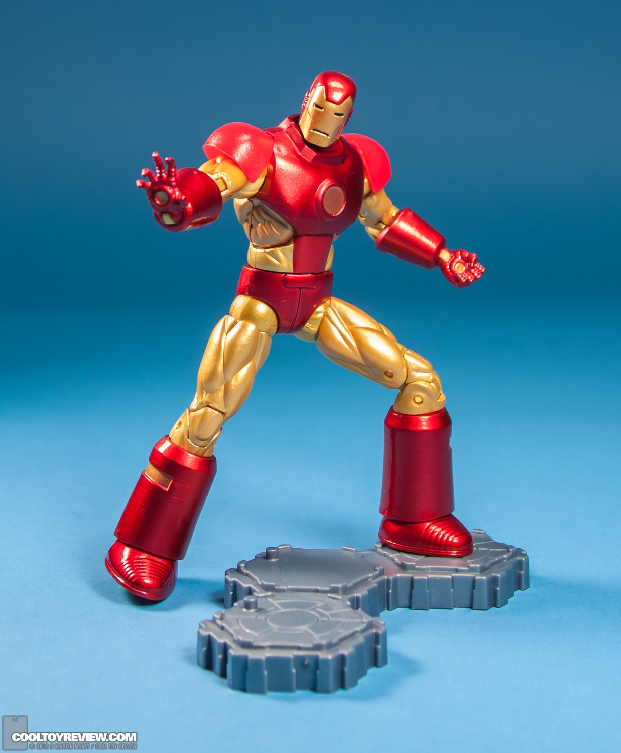 Iron_Man_Neo-Classic_Marvel_Legends_Hasbro-11.jpg