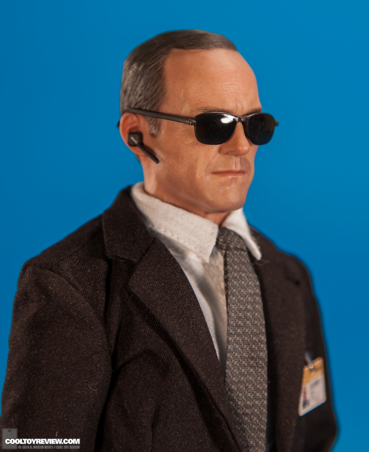 Agent-Phil-Coulson-Avengers-MMS-189-Hot-Toys-022.jpg