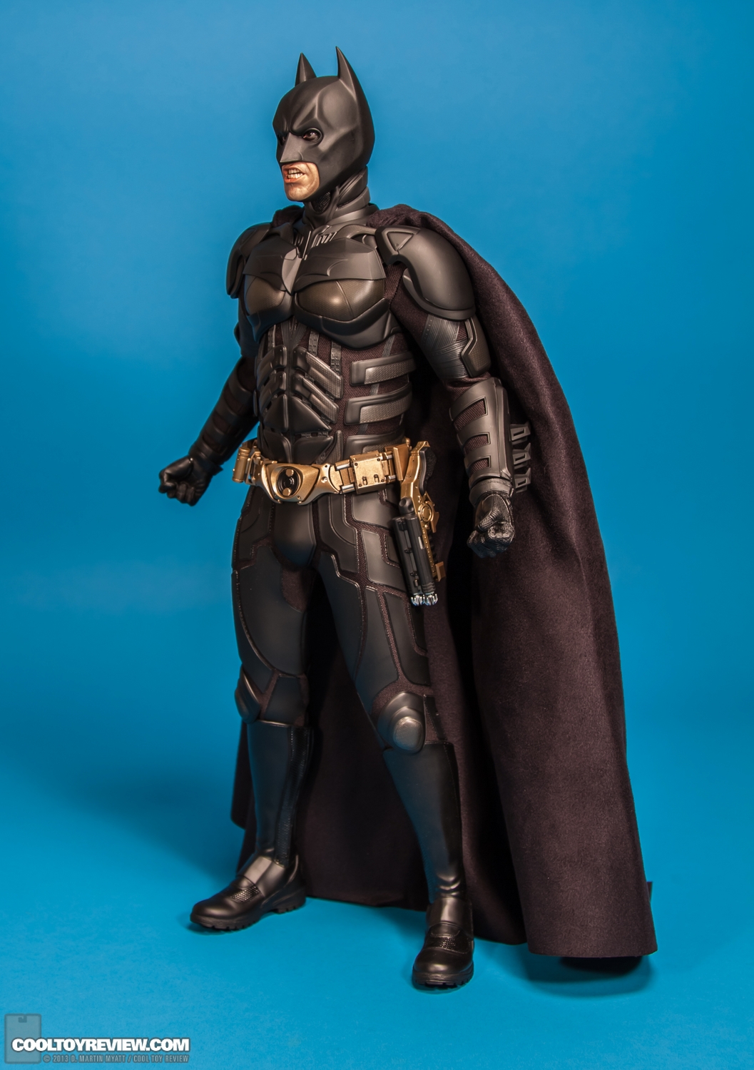 Batman-QS001-Quarter-Scale-Figure-Hot-Toys-003.jpg