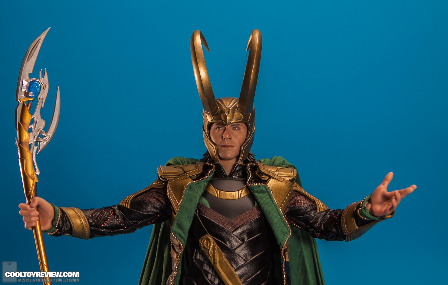 Loki-Avengers-Movie-Masterpiece-Series-Hot-Toys-029.jpg