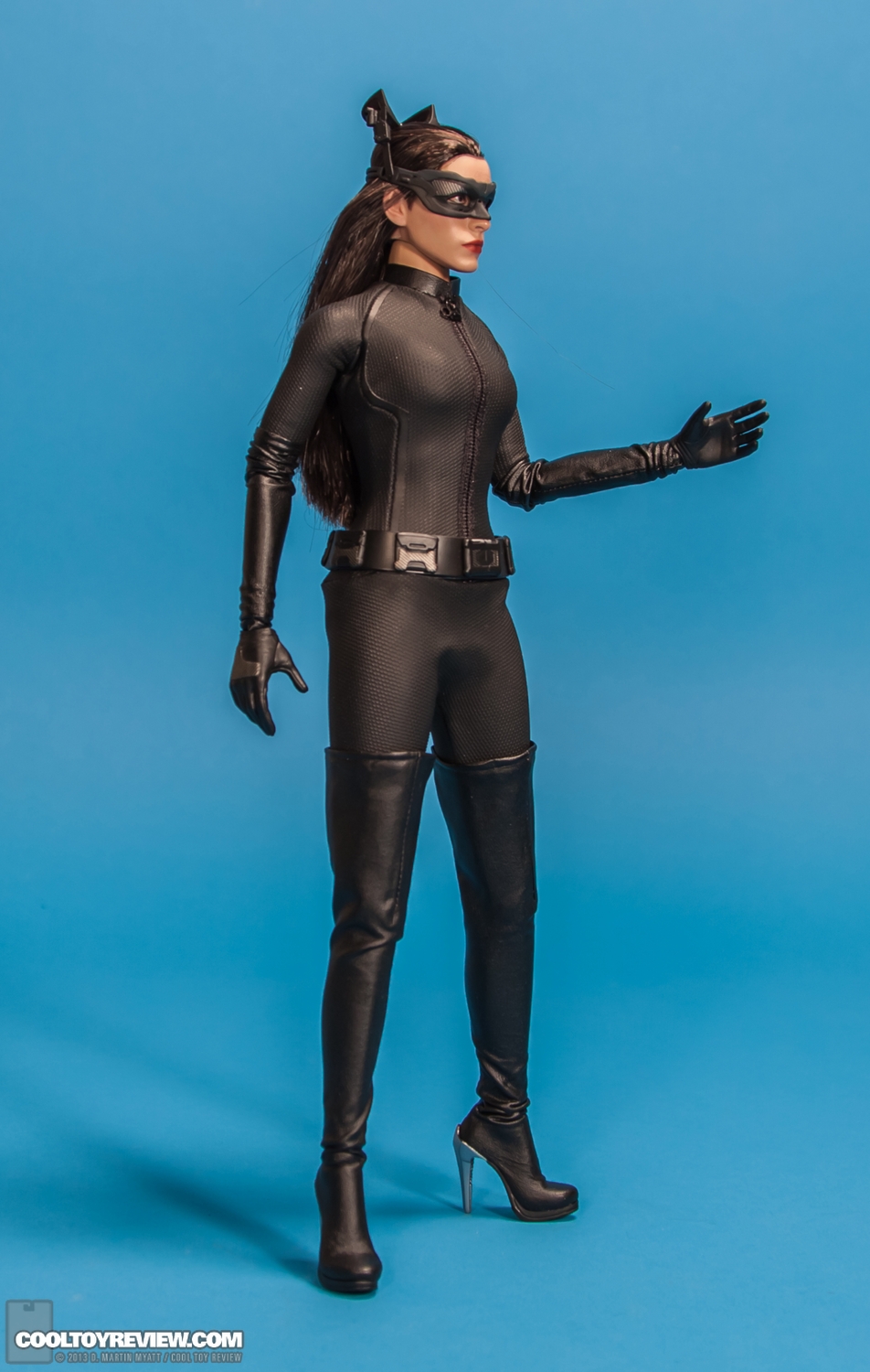 Selina-Kyle-Catwoman-Dark-Knight-Rises-Hot-Toys-002.jpg