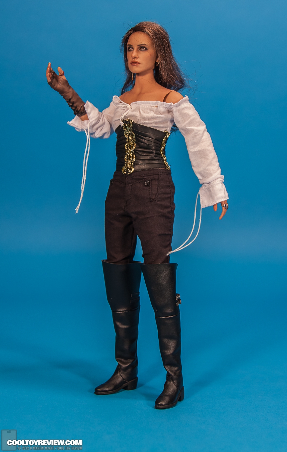 Angelica_Disney_Pirates_Of_The_Caribbean_Hot_Toys-03.jpg
