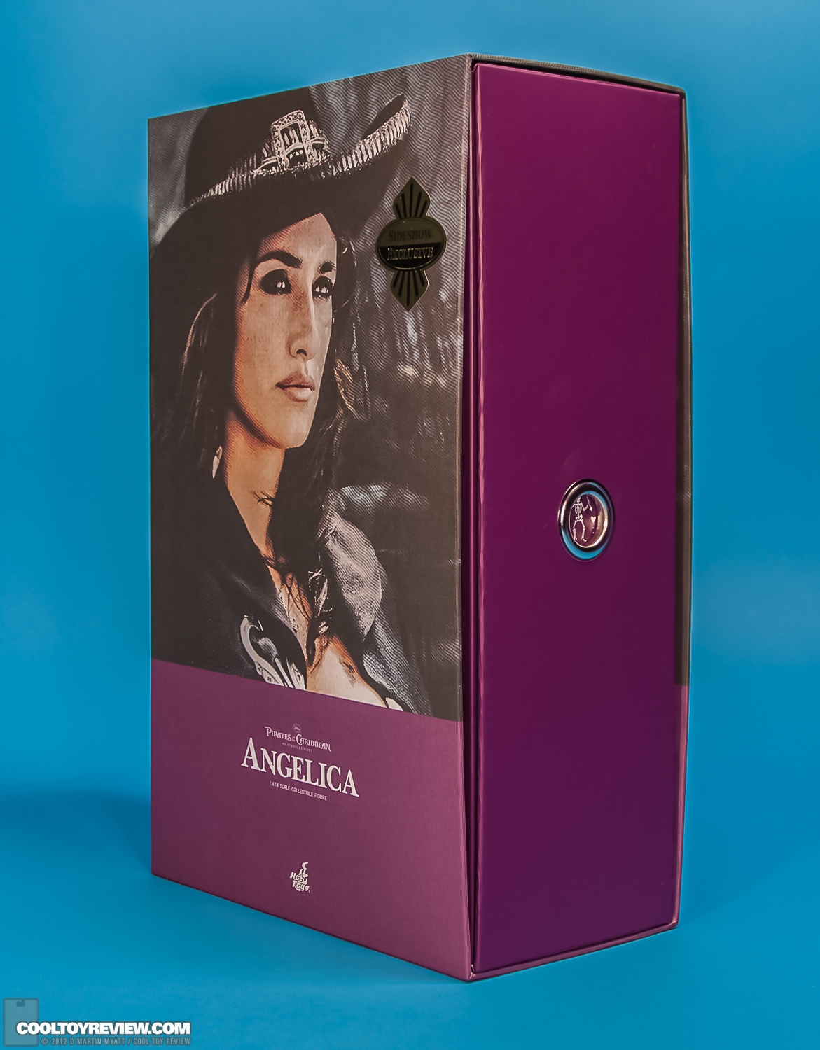 Angelica_Disney_Pirates_Of_The_Caribbean_Hot_Toys-39.jpg