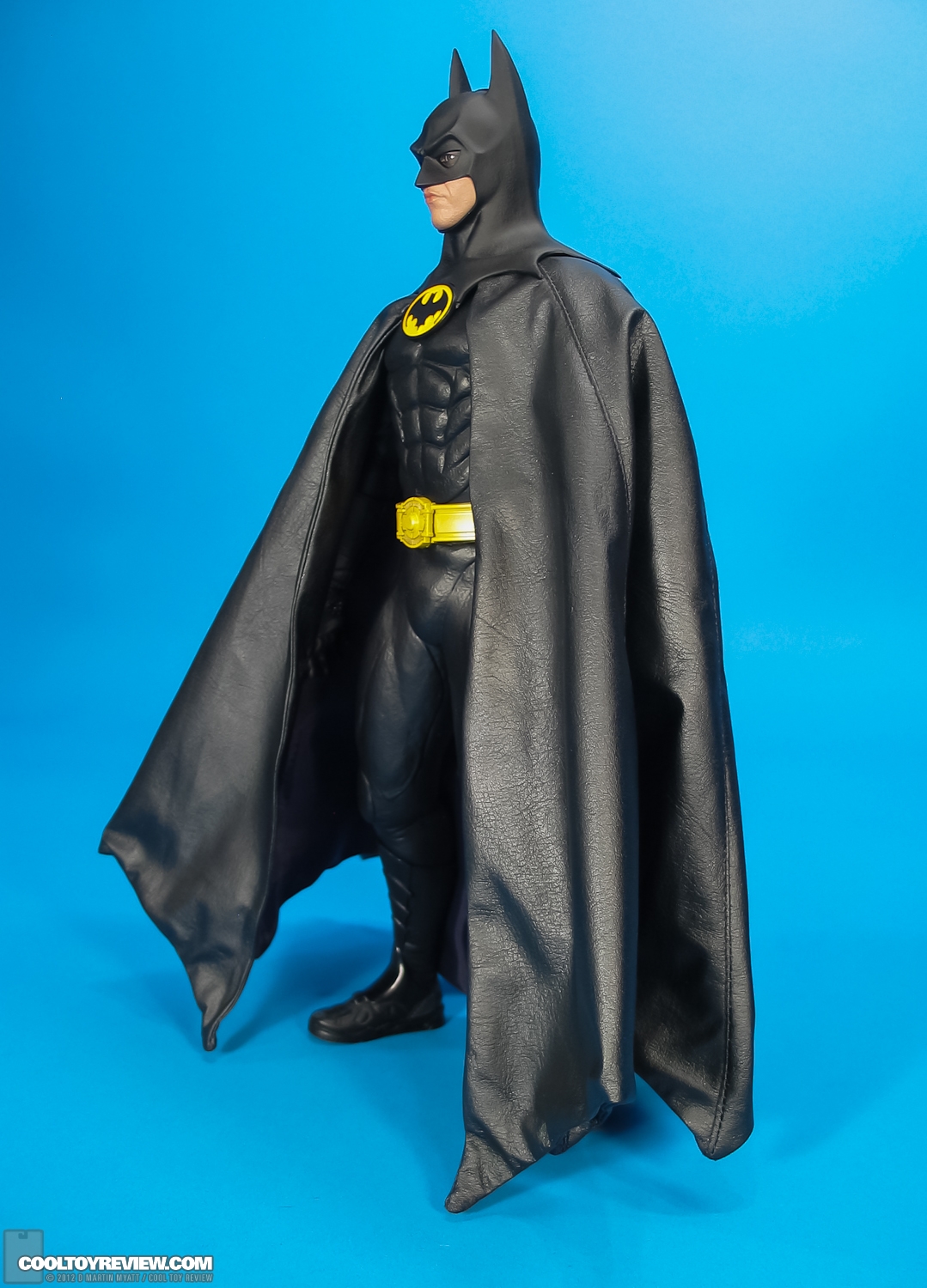 Batman_Michael_Keaton_1989_Hot_Toys_DX-03.jpg