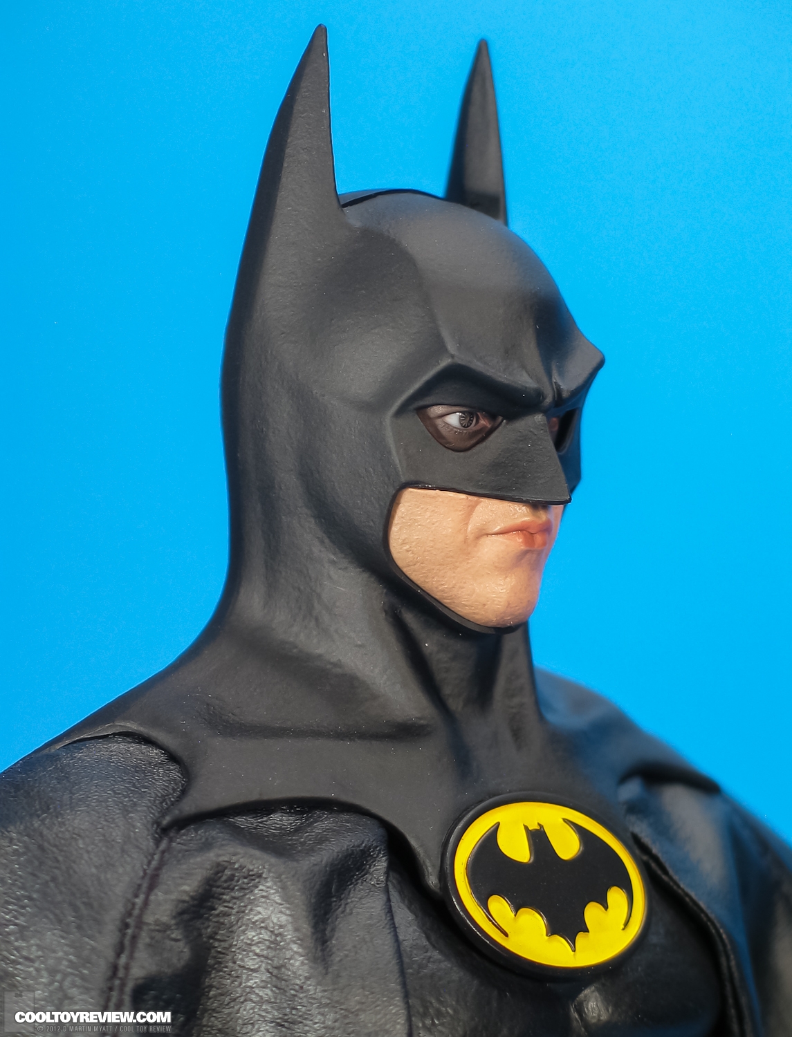 Batman_Michael_Keaton_1989_Hot_Toys_DX-06.jpg