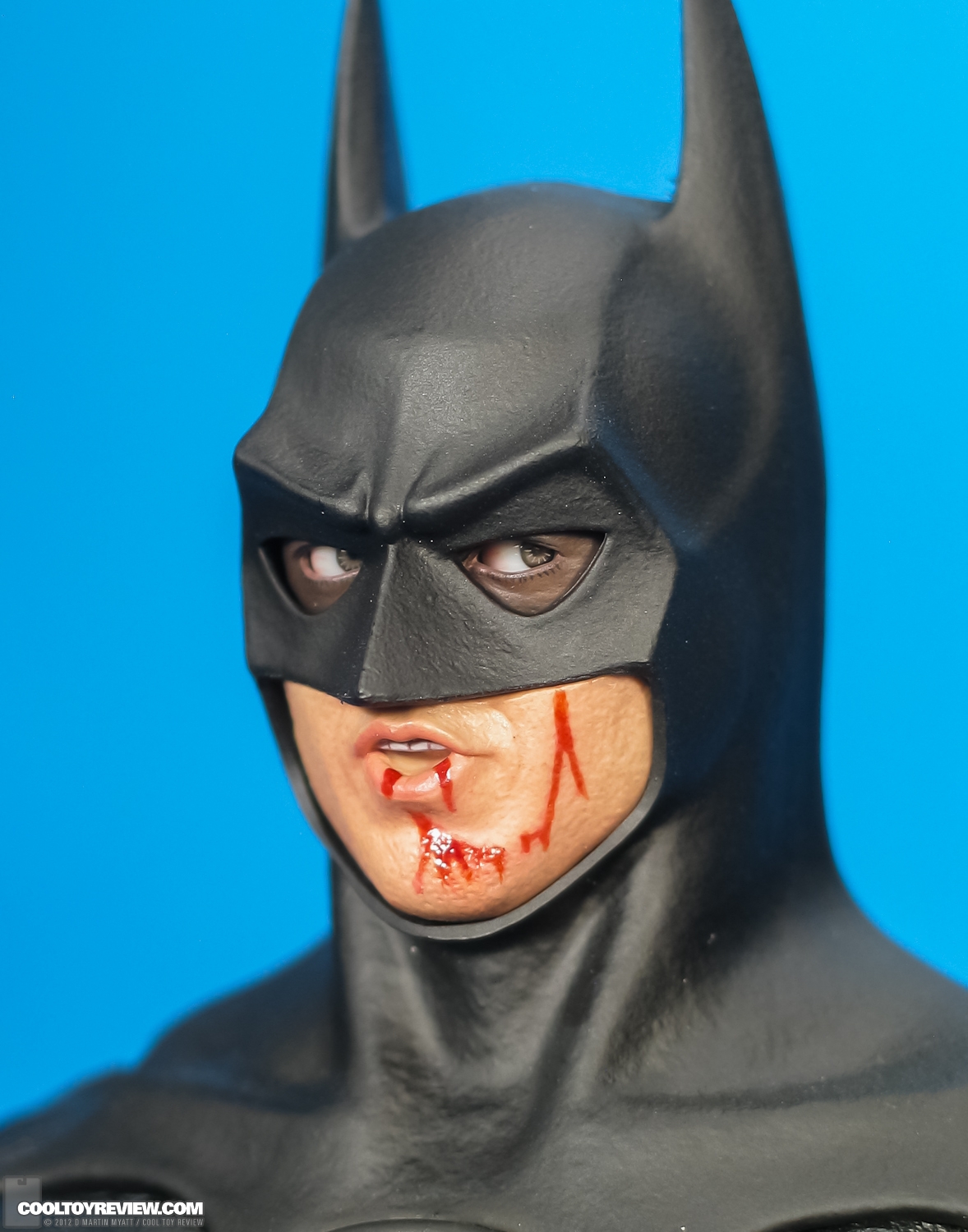 Batman_Michael_Keaton_1989_Hot_Toys_DX-12.jpg