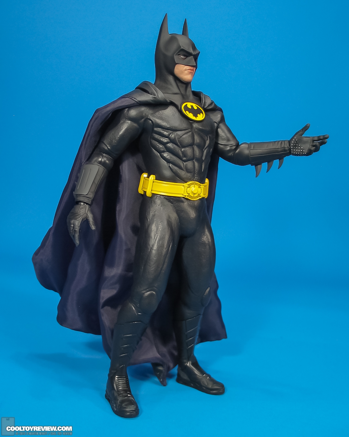 Batman_Michael_Keaton_1989_Hot_Toys_DX-14.jpg