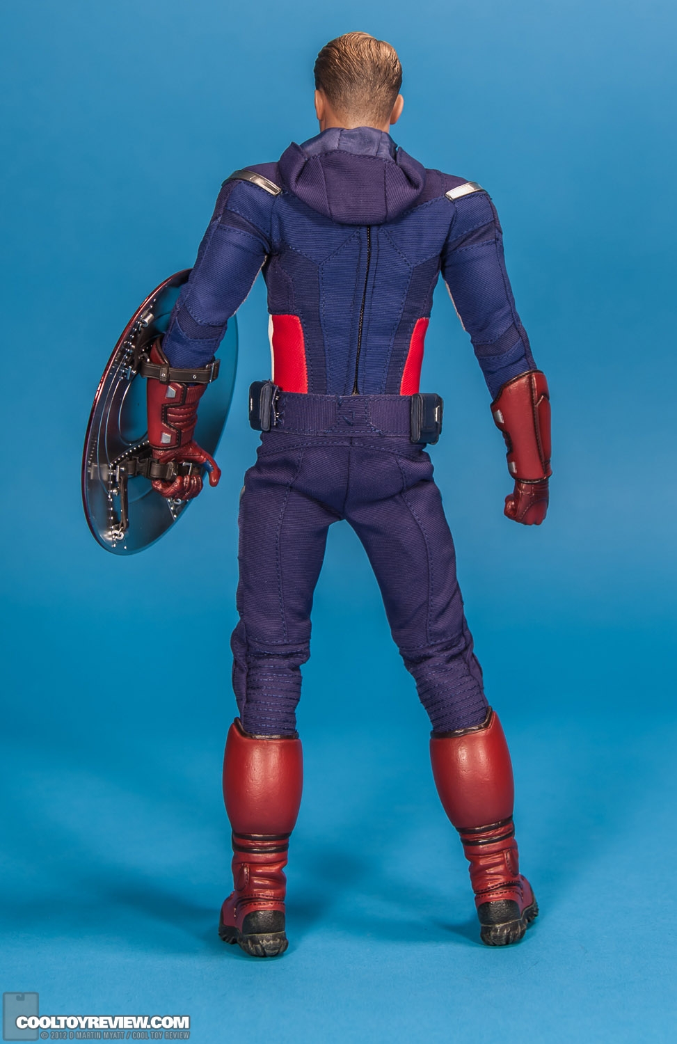 Captain_America_Avengers_Hot_Toys-12.jpg