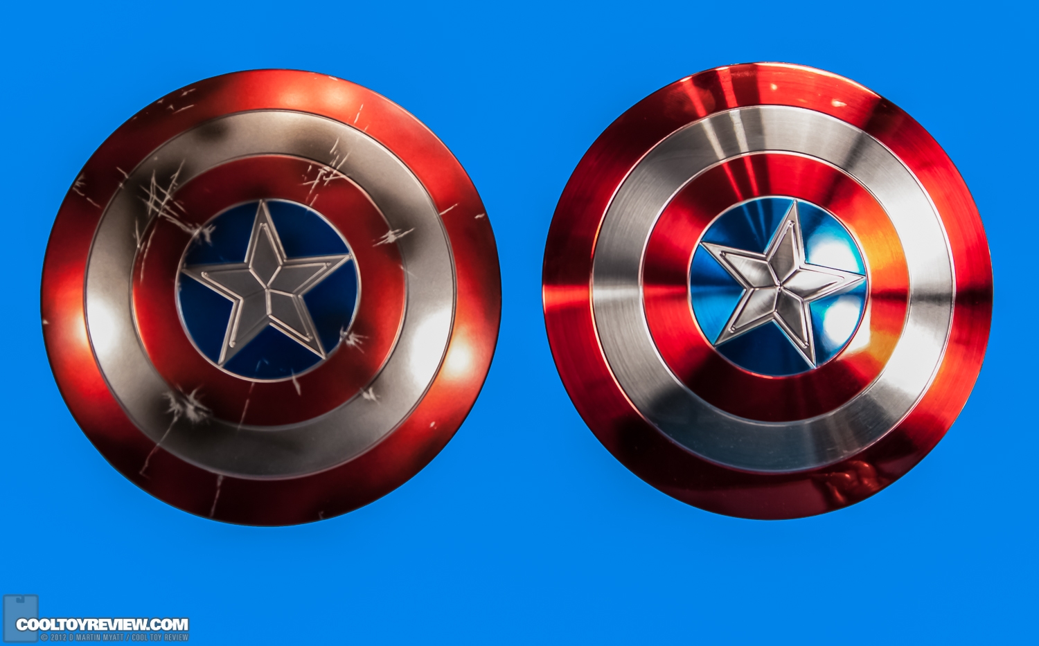 Captain_America_Avengers_Hot_Toys-22.jpg