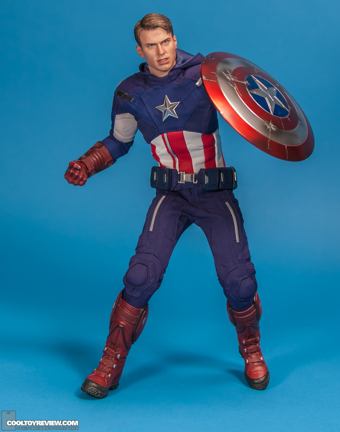 Captain_America_Avengers_Hot_Toys-30.jpg