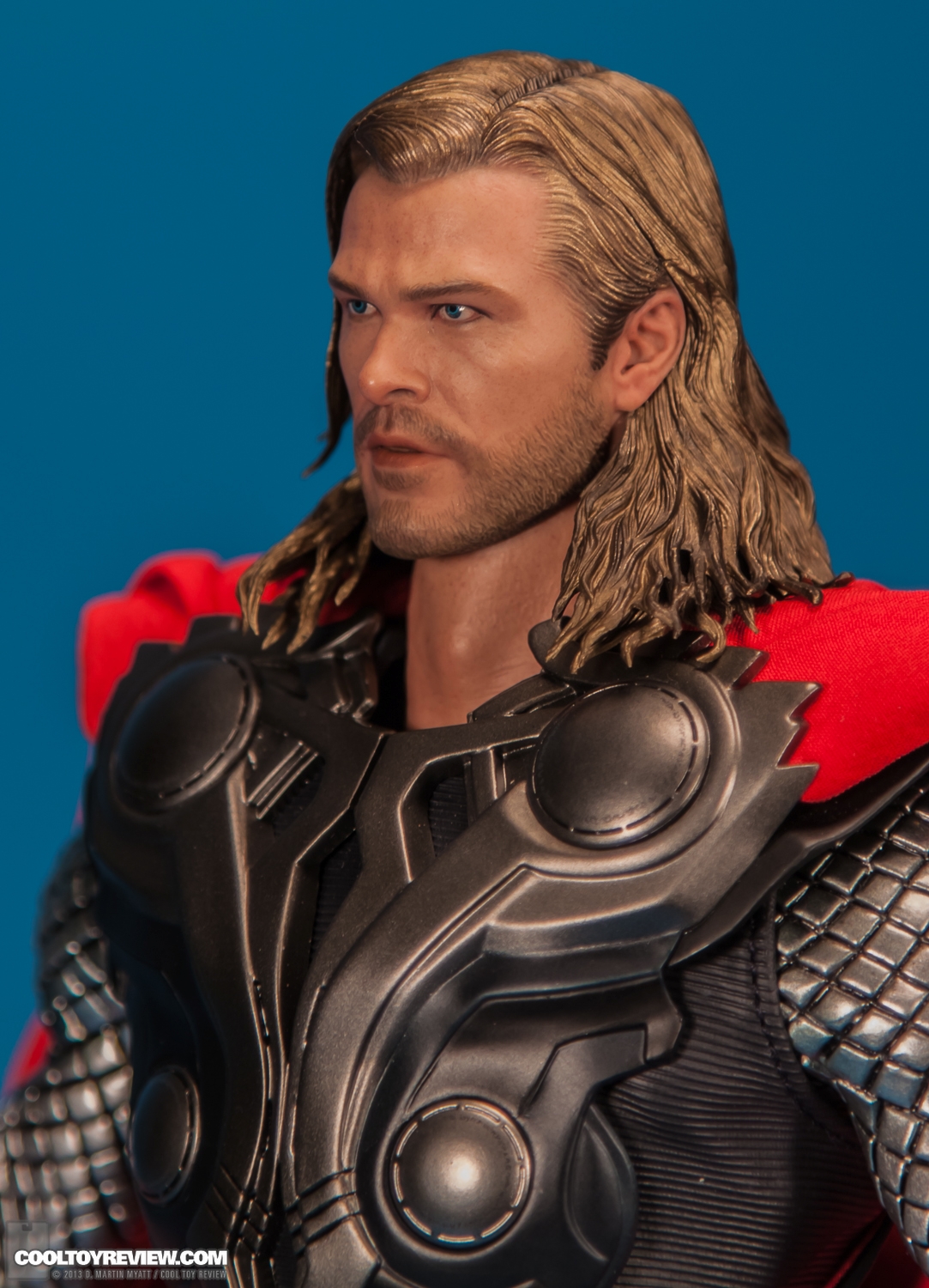 Hot_Toys_Thor_Avengers_Movie_Masterpiece_Series-15.jpg