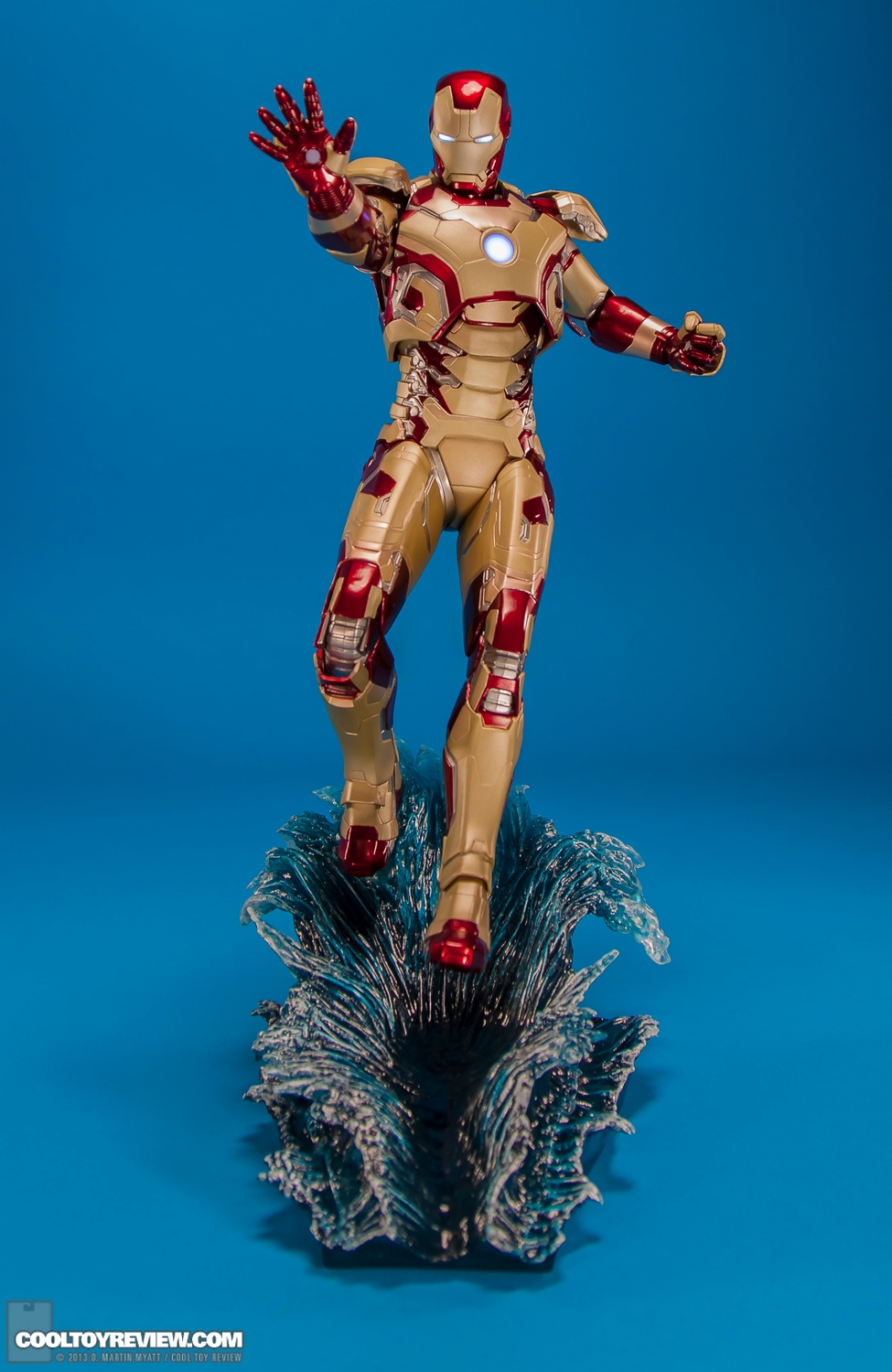 Iron-Man-3-Mark-XLII-ARTFX-Statue-Kotobukiya-001.jpg