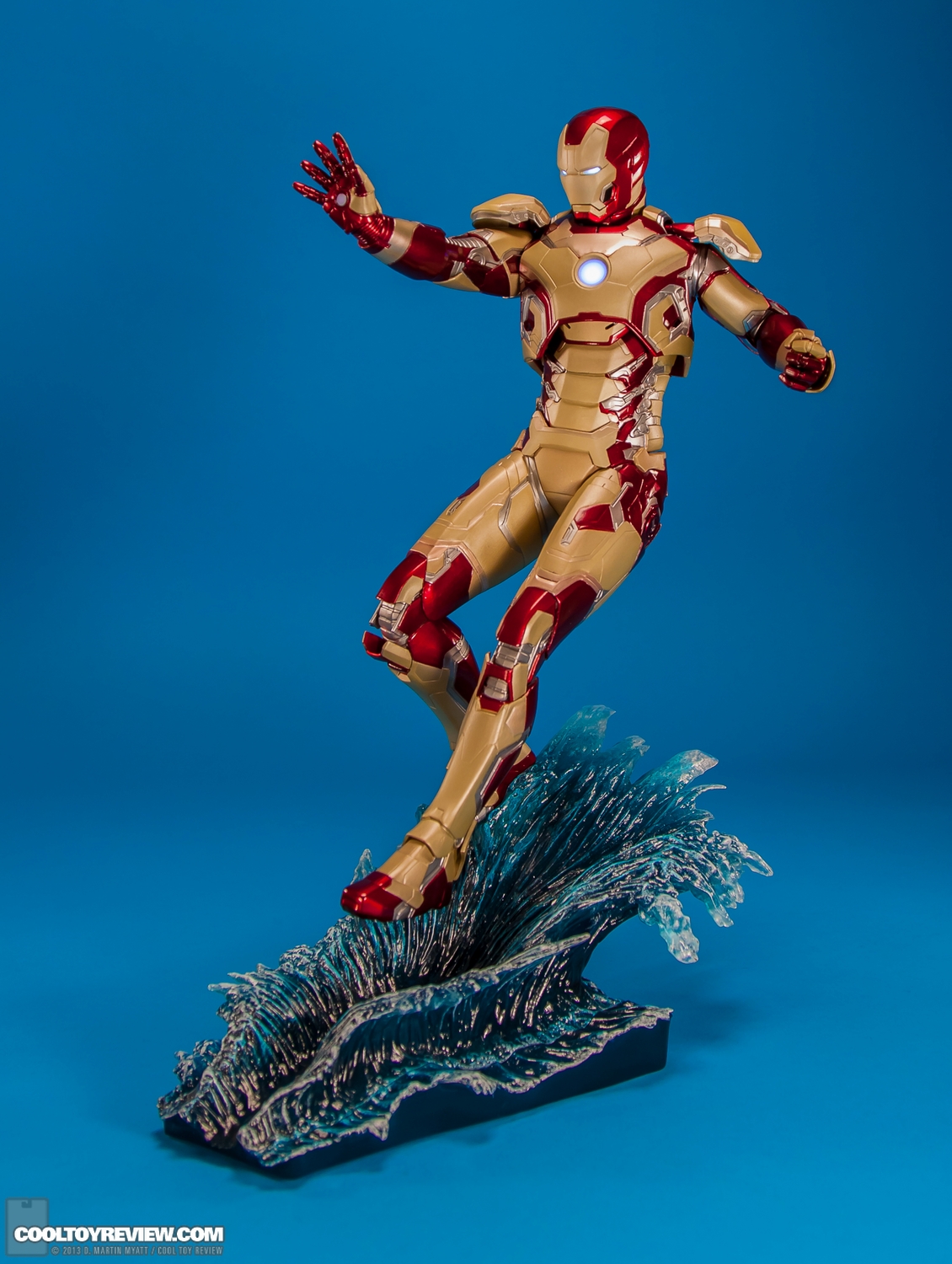 Iron-Man-3-Mark-XLII-ARTFX-Statue-Kotobukiya-003.jpg