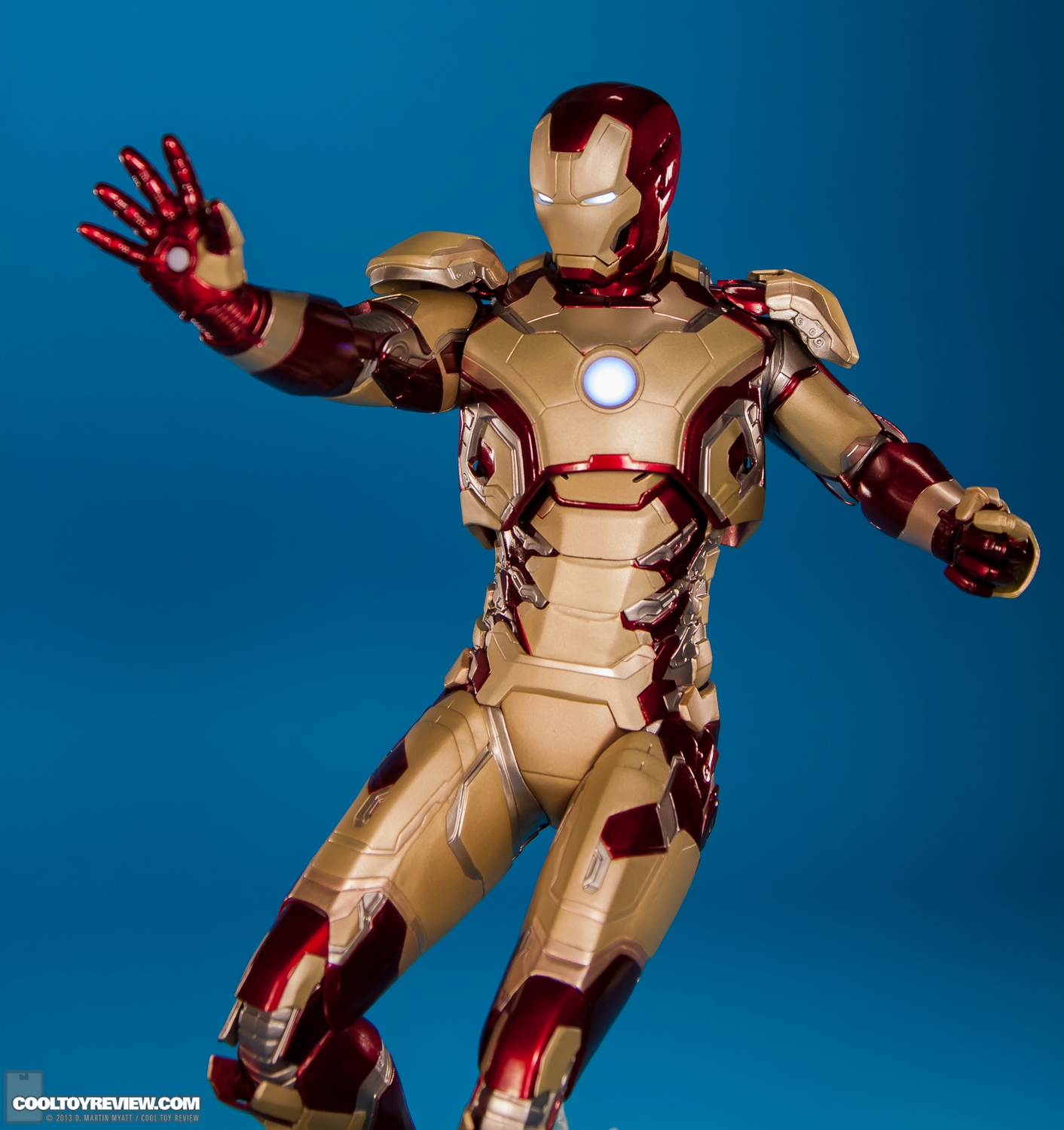 Iron-Man-3-Mark-XLII-ARTFX-Statue-Kotobukiya-014.jpg