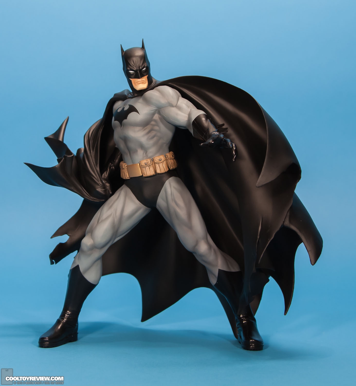 Kotobukiya_Batman_ARTFX_Black_Version-01.jpg