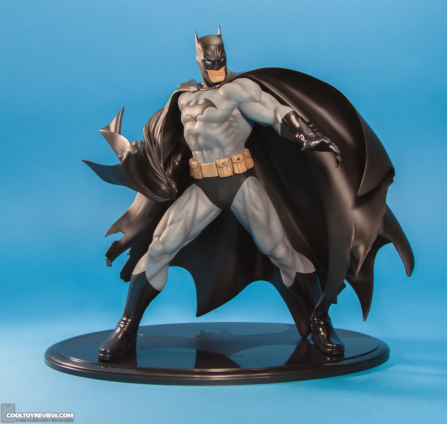 Kotobukiya_Batman_ARTFX_Black_Version-12.jpg