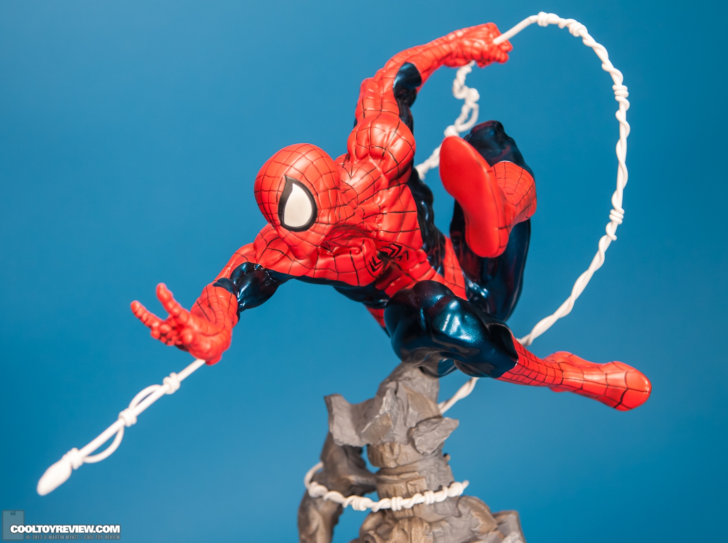 Spider-Man_Unleashed_Fine_Art_Statue_Kotobukiya-07.jpg