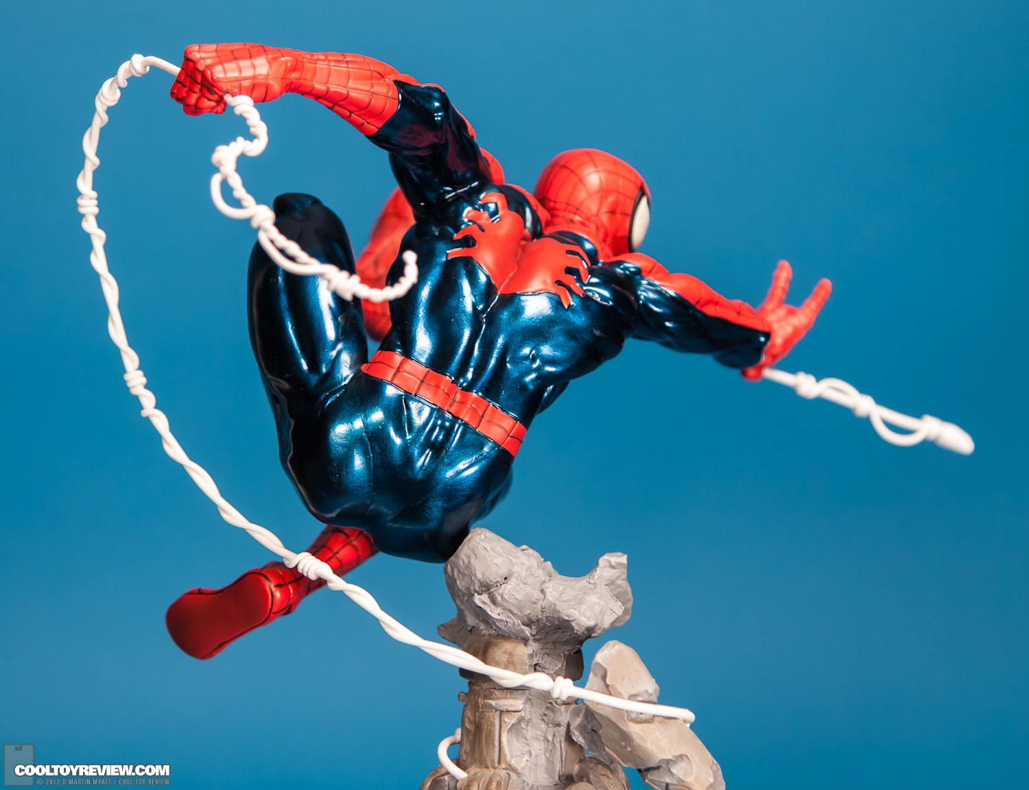 Spider-Man_Unleashed_Fine_Art_Statue_Kotobukiya-08.jpg