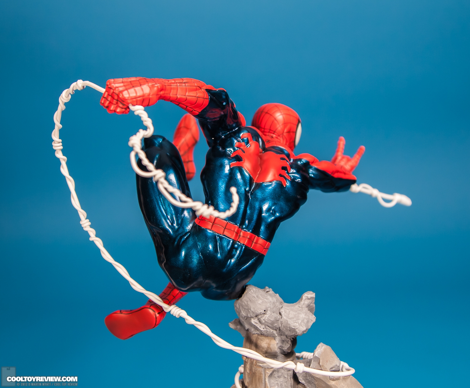 Spider-Man_Unleashed_Fine_Art_Statue_Kotobukiya-13.jpg