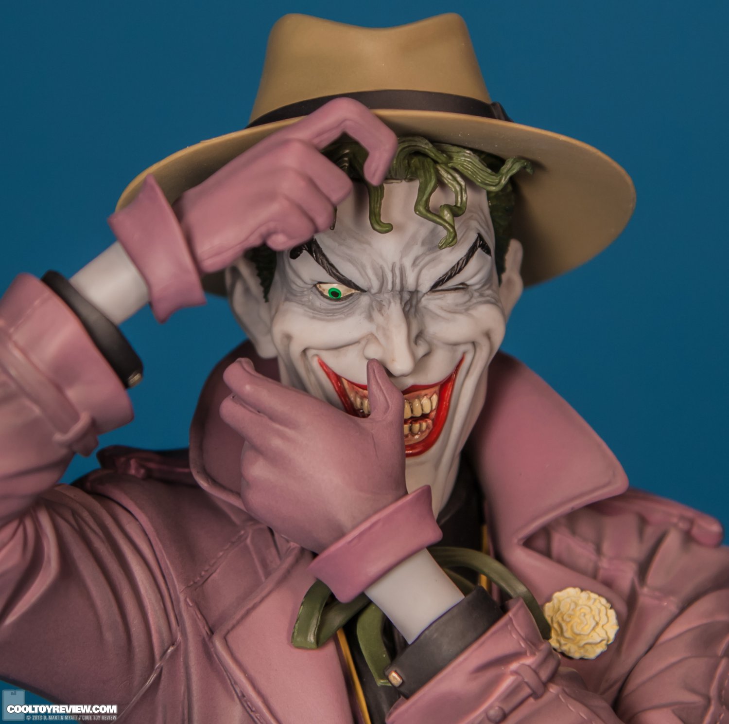 The-Joker-Killing-Joke-ARTFX-Kotobukiya-009.jpg