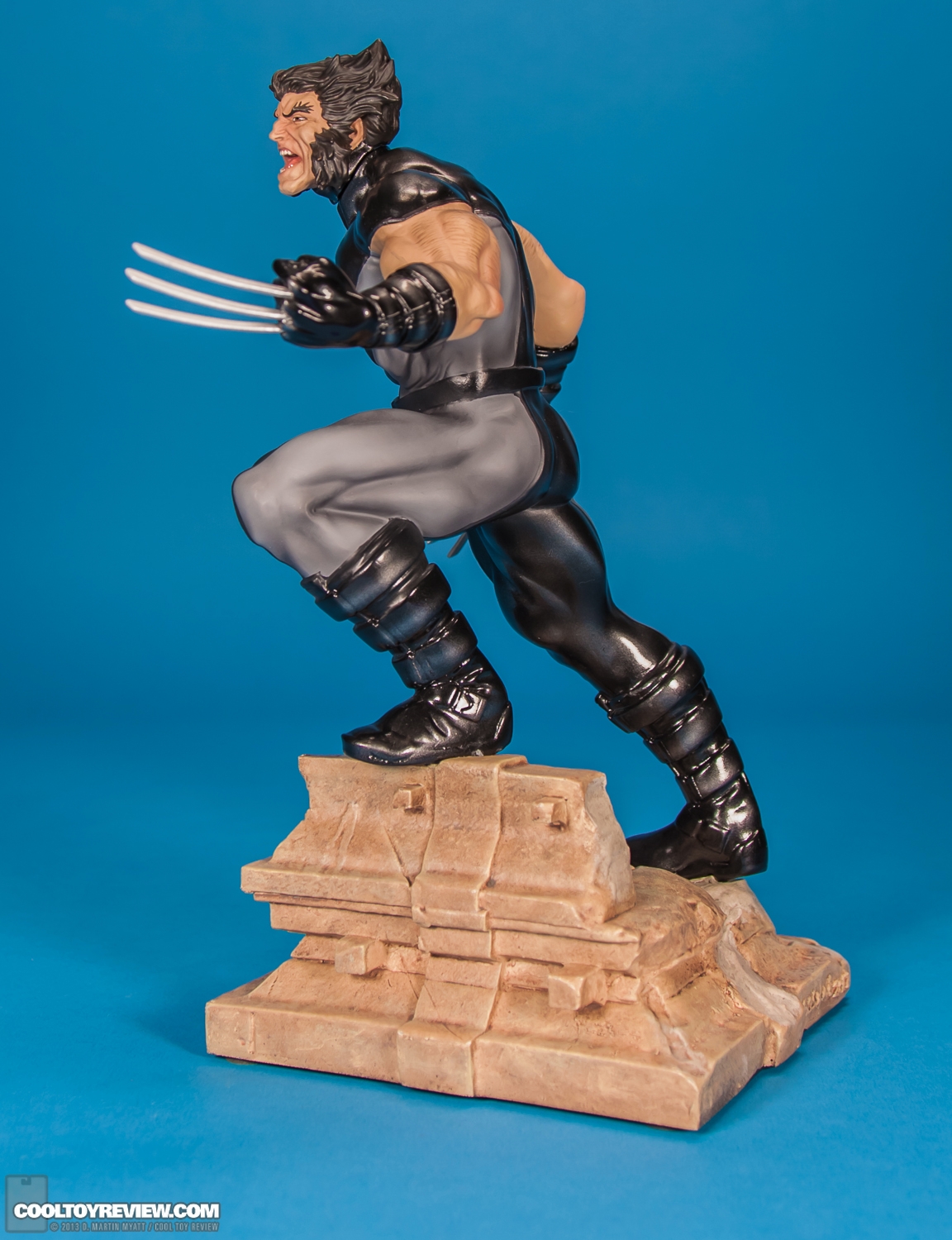 Wolverine_Uncanny_X-Force_Fine_Art_Statue_Kotobukiya-03.jpg