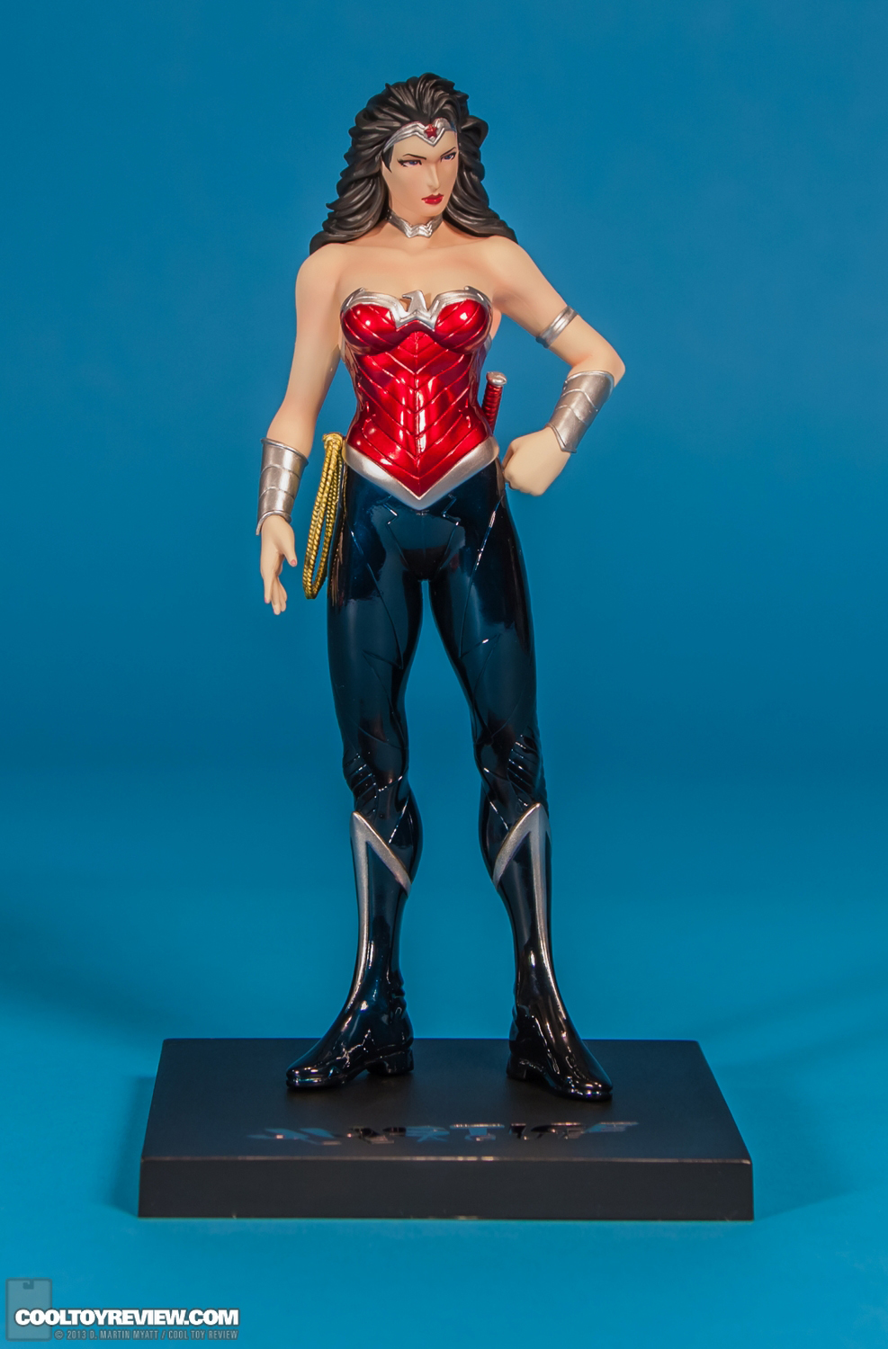 Wonder_Woman_DC_Comics_New_52_ARTFX_Statue_Kotobukiya-001.jpg