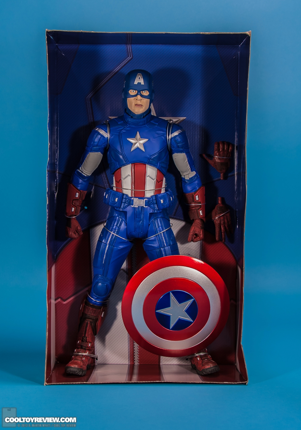 Captain_America_Avengers_NECA-023.jpg