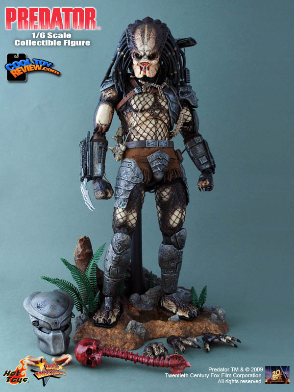 Predator 1/6th scale The original Predator  Movie Masterpiece figure by Hot Toys
