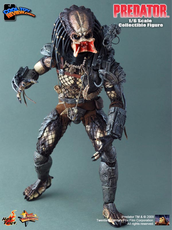 Predator 1/6th scale The original Predator  Movie Masterpiece figure by Hot Toys