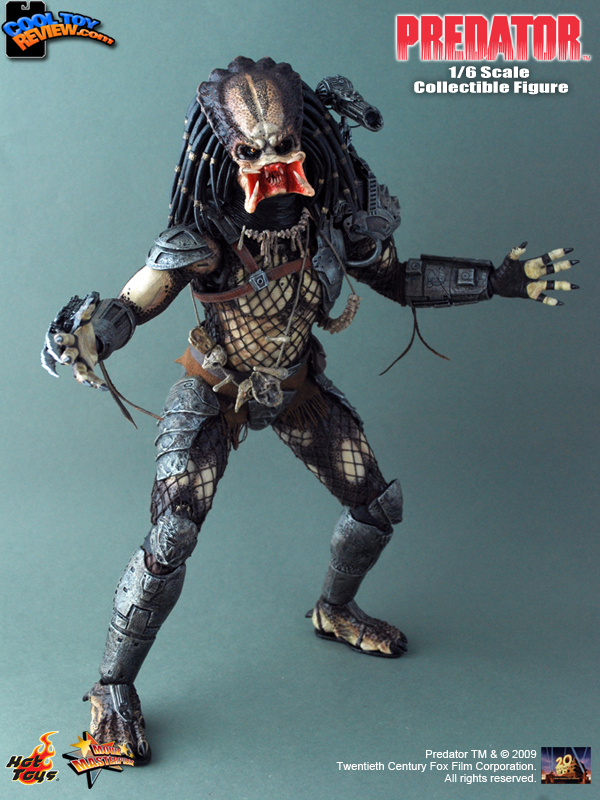 Predator 1/6th scale The original Predator  Movie Masterpiece figure by Hot Toys