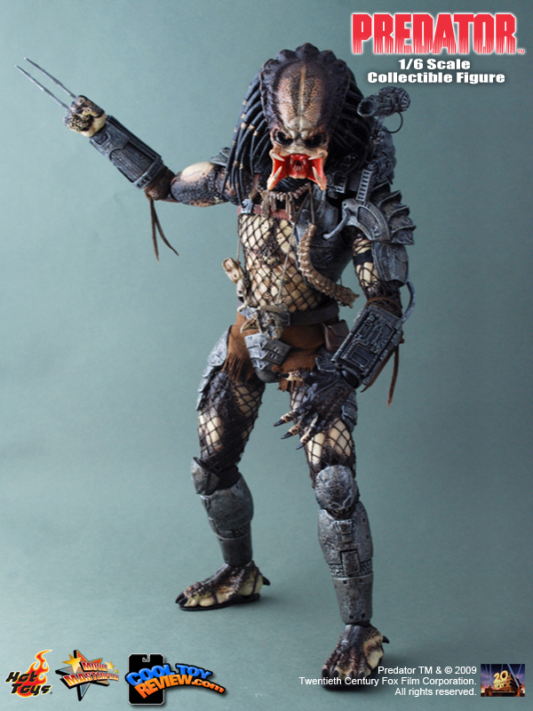 Predator 1/6th scale The original Predator  Movie Masterpiece figure by Hot Toys