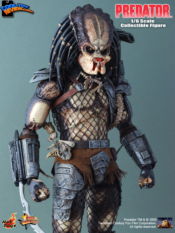Predator 1/6th scale The original Predator  Movie Masterpiece figure by Hot Toys