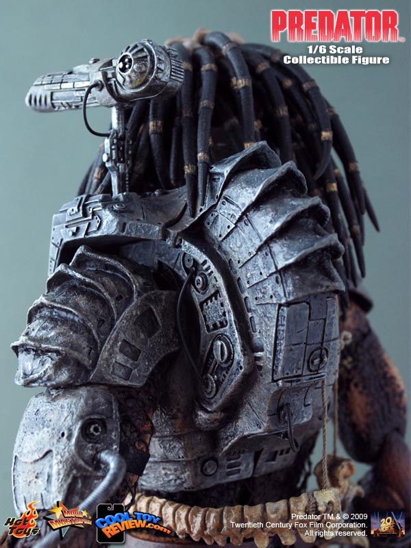 Predator 1/6th scale The original Predator  Movie Masterpiece figure by Hot Toys