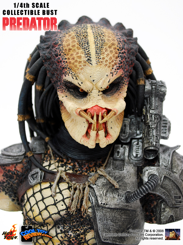 Hot Toys 1/4 scale PREDATOR collectible bust