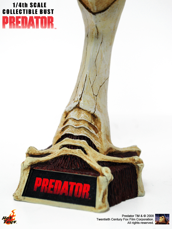 Hot Toys 1/4 scale PREDATOR collectible bust