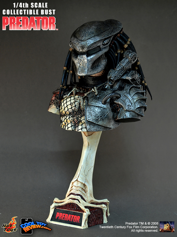 Hot Toys 1/4 scale PREDATOR collectible bust