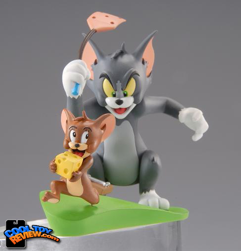 Tom and Jerry Vignette Collection Figures. Distributed in North America by Organic Hobby, Inc.